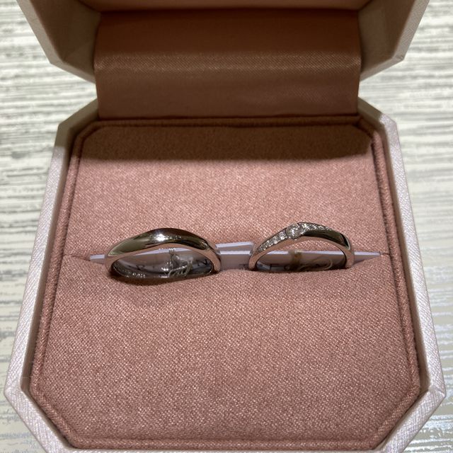 【TRECENTI(トレセンテ)の口コミ】 指馴染みがよく、つけ心地がとても良かったです。指輪全体が丸みを帯びて…