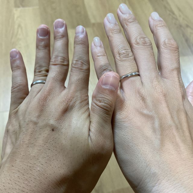 【エクセルコダイヤモンド(EXELCO DIAMOND)の口コミ】 他社と悩みましたが、リングのデザインがシンプルでとても綺麗だったため…