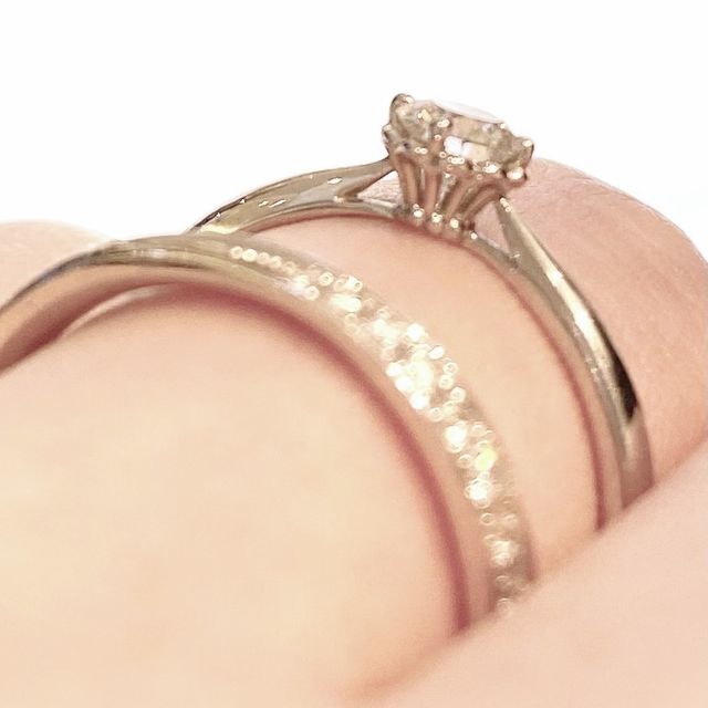 【ヴァンドーム青山(VENDOME AOYAMA)の口コミ】 一見シンプルで王道な一粒のデザインですが、よく見るとお花のような形に…