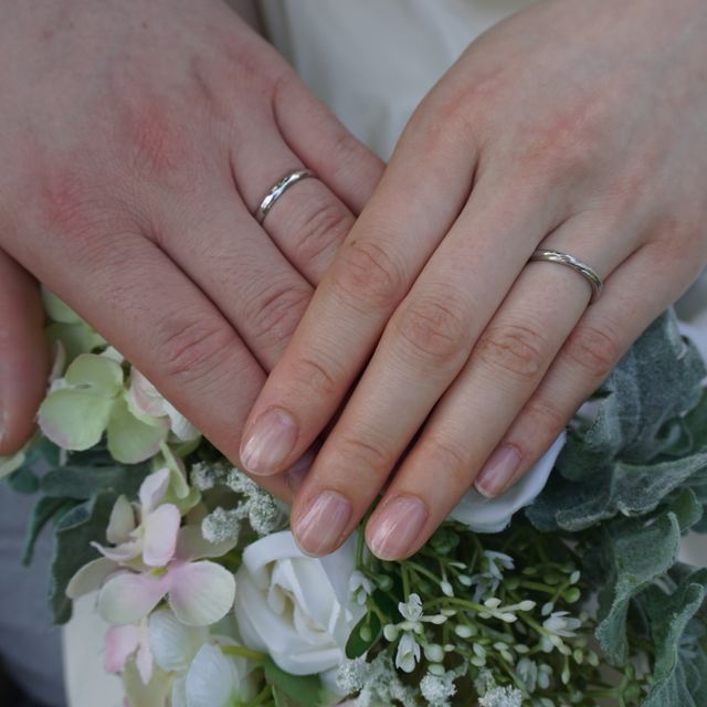 【銀座ダイヤモンドシライシの口コミ】 初めはストレートラインで出来るだけ、シンプルな指輪を探していましたが…