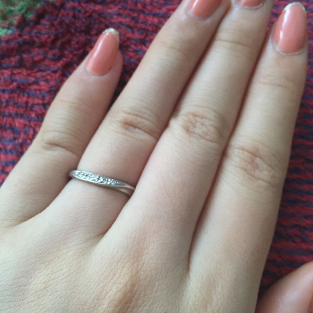 【銀座ダイヤモンドシライシの口コミ】 指が短いことがコンプレックスだったので、なるべく指の短さが目立たない…