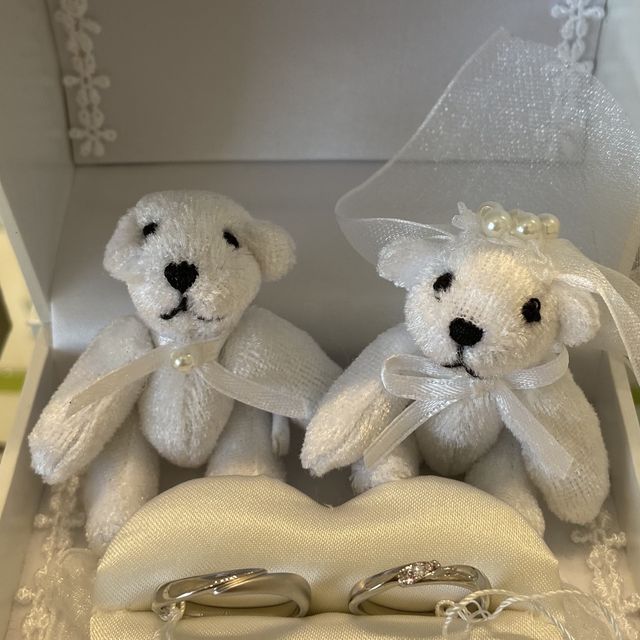 【EYE JEWELRY UMAKI(アイジュエリー ウマキ)の口コミ】 男性用は中央部分をひねったデザインで、右半分はマット加工されています…