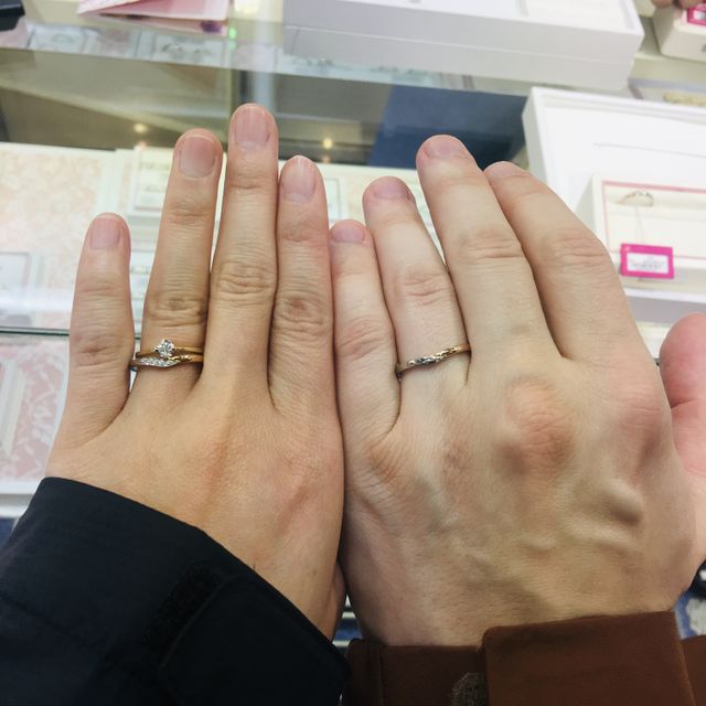 【リューツウの口コミ】 プラチナとゴールドのミックスにダイヤモンドが付いていて、この指輪一つ…