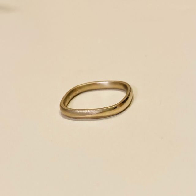 【mina.jewelry(ミナジュエリー)の口コミ】 マット系で、シンプルな指輪を探していて、インスタグラムの広告で見つけ…