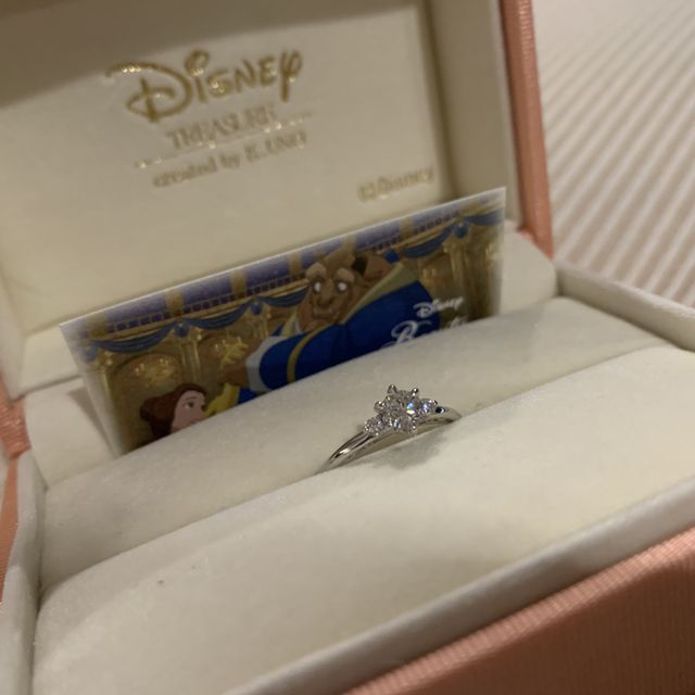 【ケイウノ ブライダル(K.UNO BRIDAL)の口コミ】 サプライズで婚約指輪を貰いました。
これにした決め手は、私がディズニー…