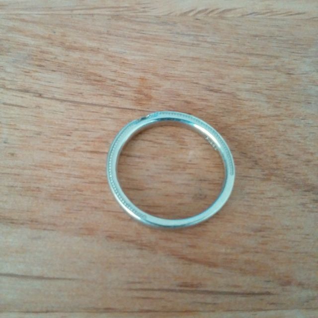 【エクセルコダイヤモンド(EXELCO DIAMOND)の口コミ】 毎日つけるものなので、ダイヤありかなしかで悩みましたが、
ダイヤありの…