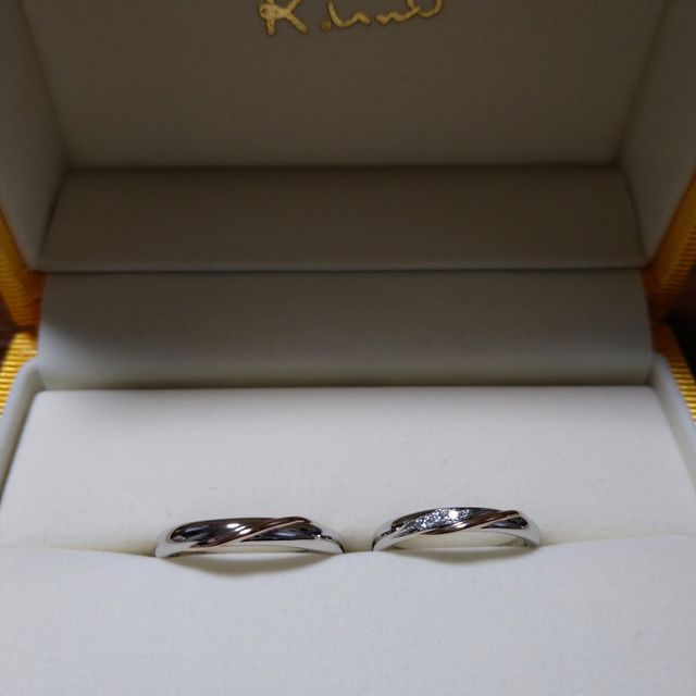 【ケイウノ ブライダル(K.UNO BRIDAL)の口コミ】 フルオーダーで好みのデザインにできたので決めました。指輪の内側に刻印…