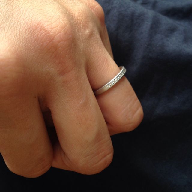 【ティファニー(Tiffany & Co.)の口コミ】 プラチナの土台に、半分ダイアモンドが並んでいるデザインです。普段指輪…