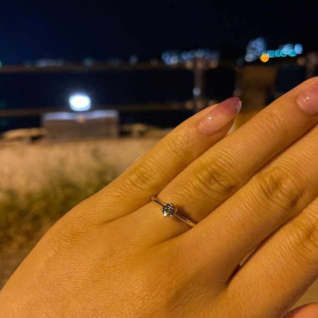 【銀座ダイヤモンドシライシの口コミ】 指輪のデザインは公式HPで見ていた通りのデザインで、派手すぎず、お上品…