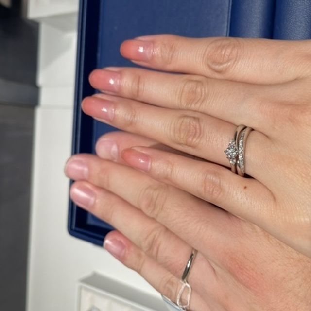 【銀座ダイヤモンドシライシの口コミ】 デザイン、付け心地、ついてくださった方の接客です。
特に付け心地はピカ…