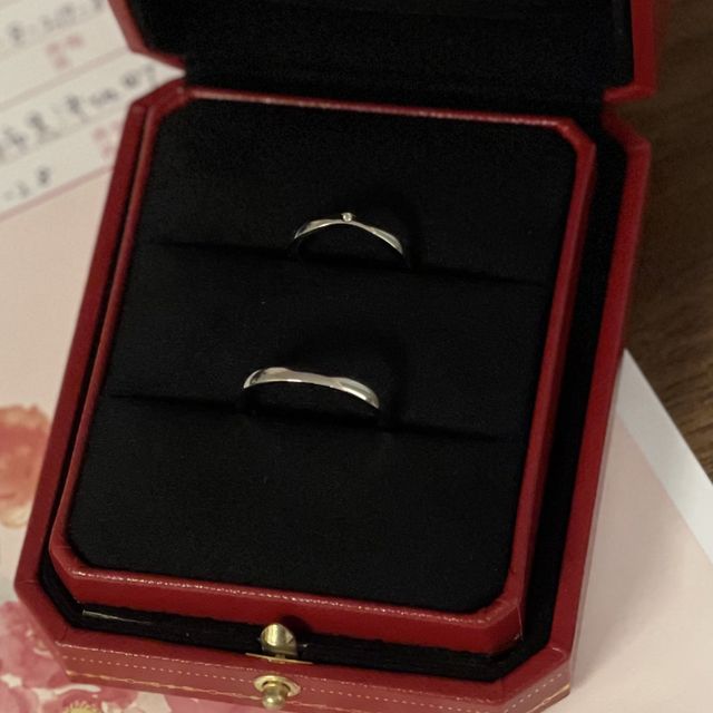 【カルティエ(Cartier)の口コミ】 結婚指輪は昔からの憧れのレッドボックスのカルティエがいい！と旦那さん…