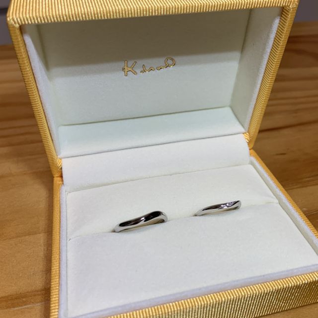 【ケイウノ ブライダル(K.UNO BRIDAL)の口コミ】 もともとウェーブでシンプルなデザインのものを探しており、実際に試着し…