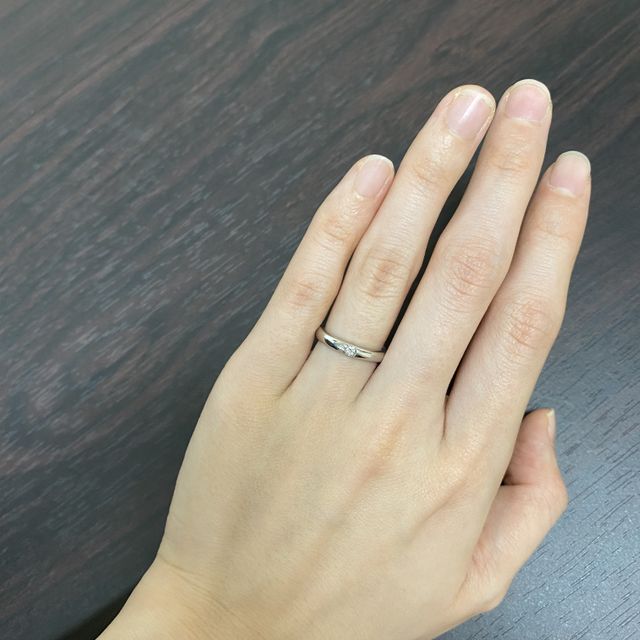 【ラザール ダイヤモンド(LAZARE DIAMOND)の口コミ】 婚約指輪をラザールダイヤモンドの「ミスト」にしたので、同じブランドで…