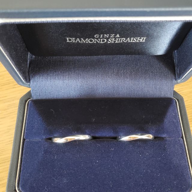 【銀座ダイヤモンドシライシの口コミ】 彼氏の友人の薦めで店に入りました。一件目でしたが、完全に買う流れにな…