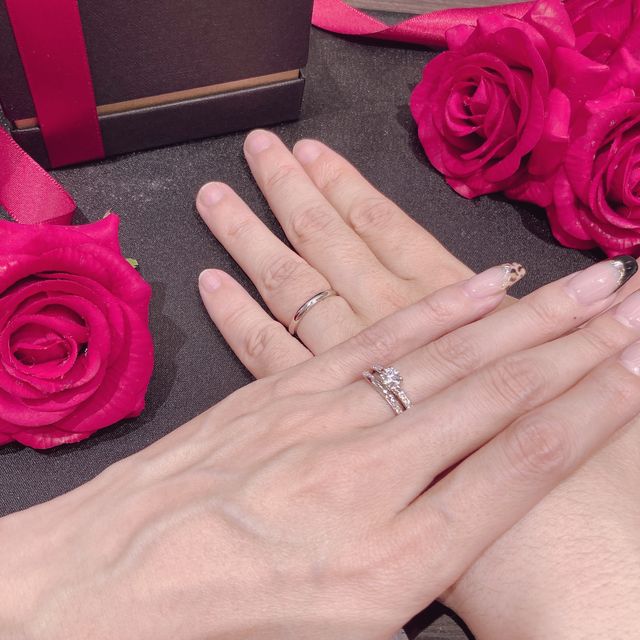 【ラザール ダイヤモンド(LAZARE DIAMOND)の口コミ】 ダイヤモンドを選んで、好きなデザインの指輪に乗せては外し、繰り返して…