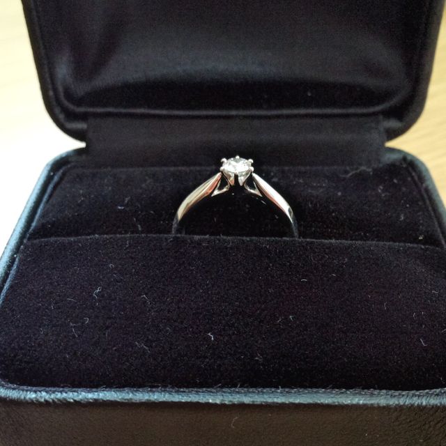 【エクセルコダイヤモンド(EXELCO DIAMOND)の口コミ】 指にはめた時に、しっくりきて似合っていると思いました。いくつか他のも…