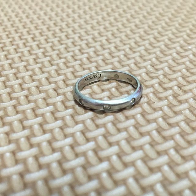 【カルティエ(Cartier)の口コミ】 婚約指輪がカルティエだったので、結婚指輪も絶対にカルティエと決めてい…