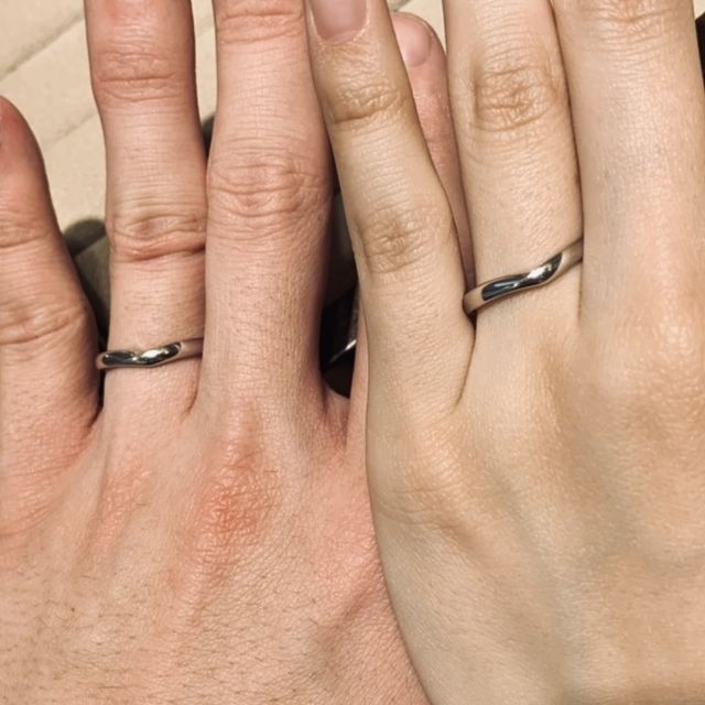 【TRECENTI(トレセンテ)の口コミ】 夫婦で全く同じリングを探してるいました。こちらは、太さが男女で若干違…