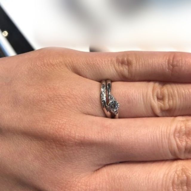 【I's stone(アイズストーン)の口コミ】 マリッジリングは比較的シンプルなデザインでダイヤモンドがしっかりとし…