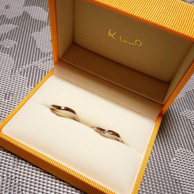 【ケイウノ ブライダル(K.UNO BRIDAL)の口コミ】 こちらのショップで婚約指輪も購入したため、重ね付けした時に相性のいい…