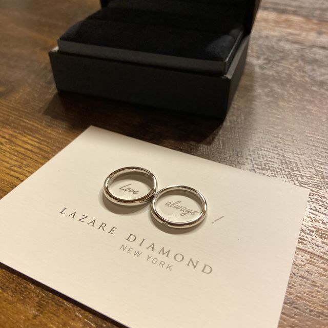 【ラザール ダイヤモンド(LAZARE DIAMOND)の口コミ】 旦那さんと太さで迷っているとブラスを出してくださいました。ダイヤの輝…