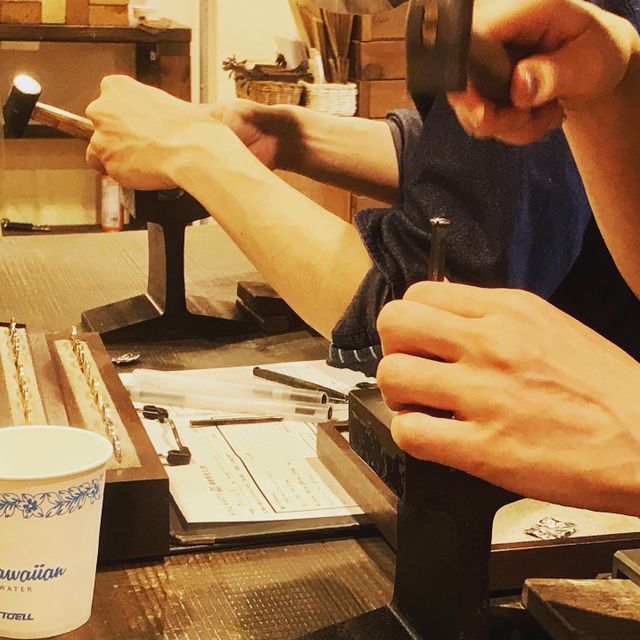 【鎌倉彫金工房の口コミ】 組み合わせが自由にできるので、私はピンクゴールド、彼はプラチナ、私は…