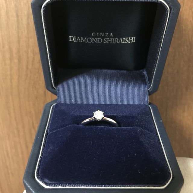 【銀座ダイヤモンドシライシの口コミ】 リングのデザインはシンプルなものが良かったので、どのお店でも大差がな…