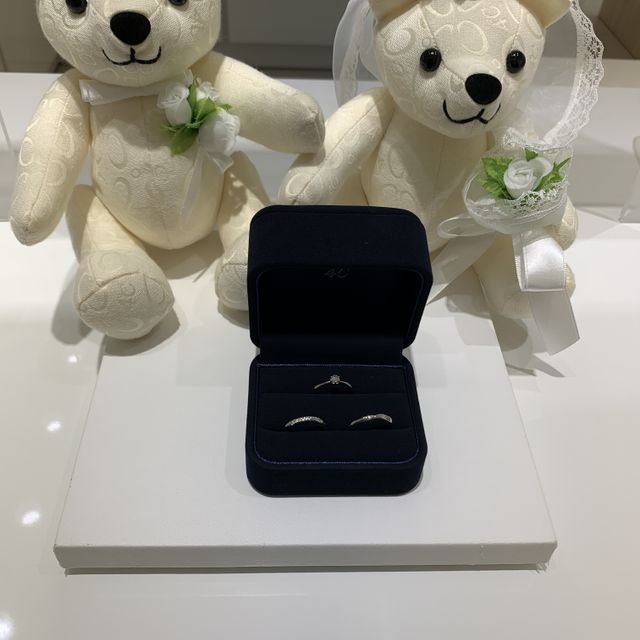 【4℃ BRIDAL(ヨンドシーブライダル)の口コミ】 指輪のデザインと、予算で決めました。他のお店も候補に入れていましたが…