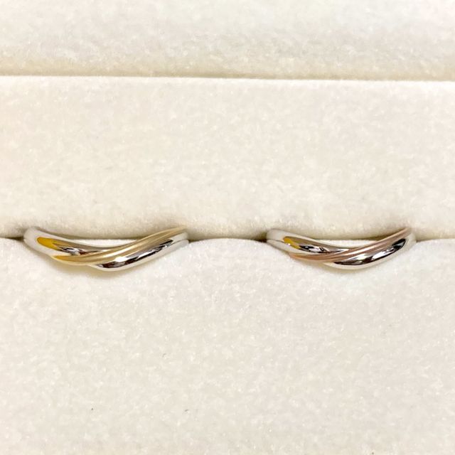 【ケイウノ ブライダル(K.UNO BRIDAL)の口コミ】 指輪のデザインも良く、内側の刻印はデザイナーさんが案を出して頂いて気…