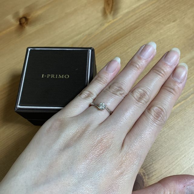 【アイプリモ(I-PRIMO)の口コミ】 2人で来店しました。
リングのデザインを自分で選ばせてもらい、ダイヤモ…