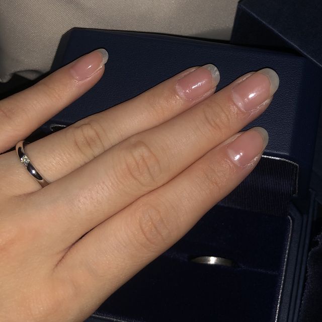 【銀座ダイヤモンドシライシの口コミ】 デザインはシンプルなものを選びました。常につけるものなので、仕事中も…