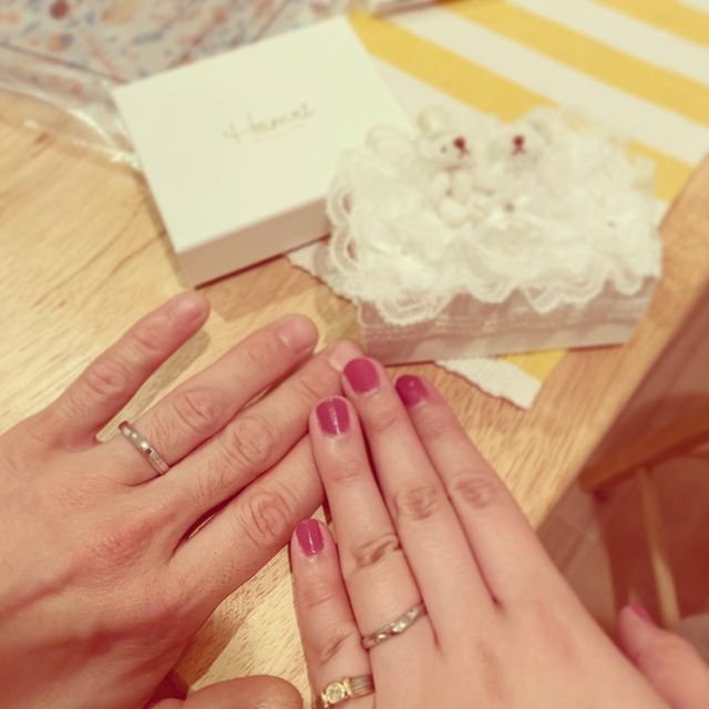 【Hamri(ハムリ)の口コミ】 指輪のデザインは過去の作った方たちの中で気になったものをお互いに決め…