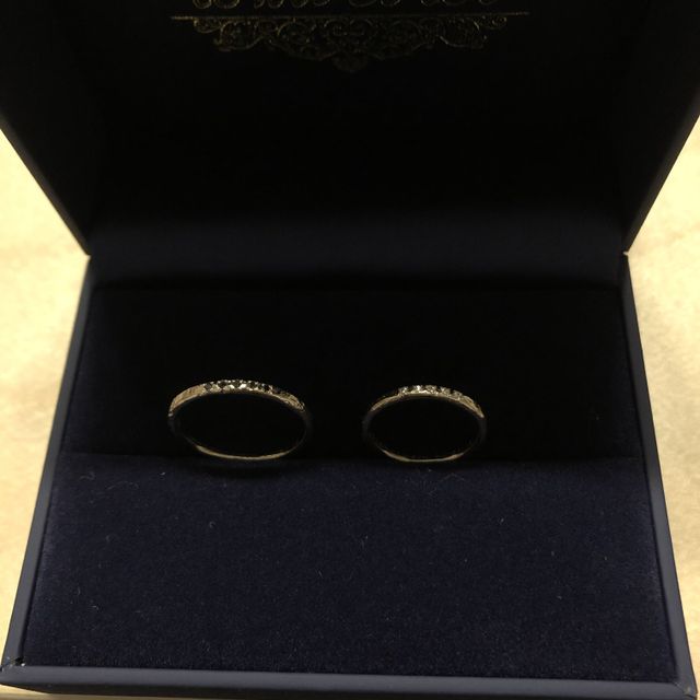 【towa et toi(トワエトワ)の口コミ】 シンプルで肌なじみがよく自然に付けていられるデザインですが、ダイヤが…