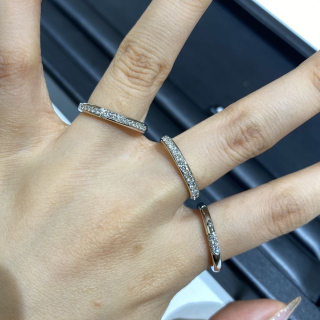 【ラザール ダイヤモンド(LAZARE DIAMOND)の口コミ】 ◇デザイン:一般的なデザインのほかに、上からも下から見てもダイヤモンド…