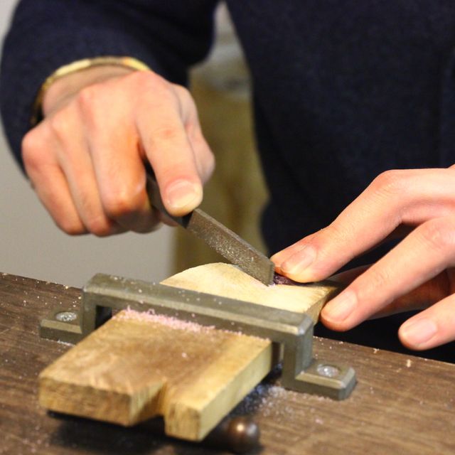 【uchimari(ウチマリ)の口コミ】 指の形に近いと聞いた柔らかい六角形の形が、はめている時もしっくりくる…