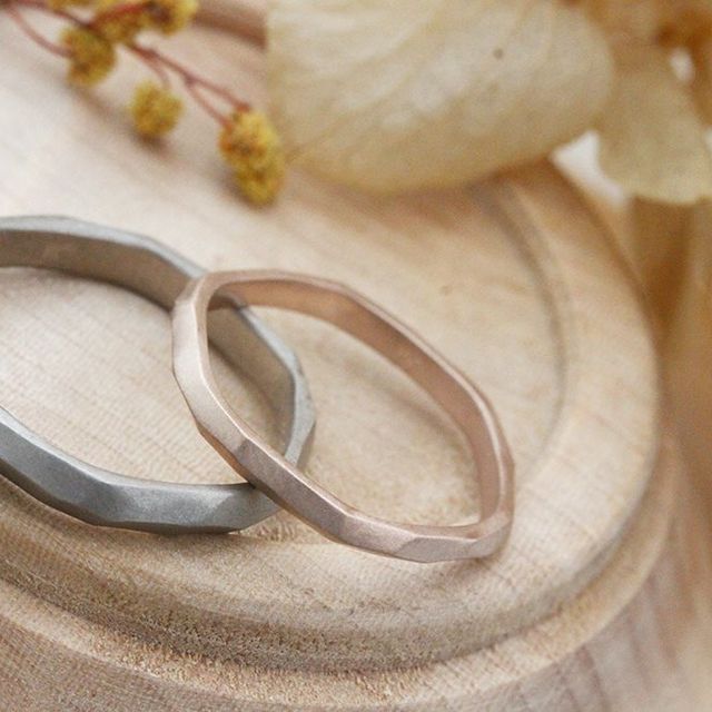 【uchimari(ウチマリ)の口コミ】 指の形に近いと聞いた柔らかい六角形の形が、はめている時もしっくりくる…