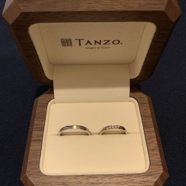【TANZO.(鍛造指輪)の口コミ】 結婚指輪は、一生モノの大切な指輪なので、丈夫で、唯一無二のデザインの…