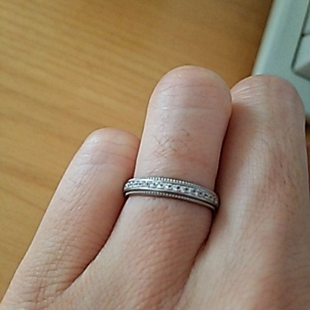 【アイプリモ(I-PRIMO)の口コミ】 細めの華奢な指輪をつけると、いつも指が見た目すごいゴツゴツしているよ…