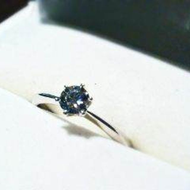 【BIJOUPIKO(ビジュピコ)の口コミ】 プロポーズ用に購入。
リングデザインは彼女に決めてもらいたかった点があ…