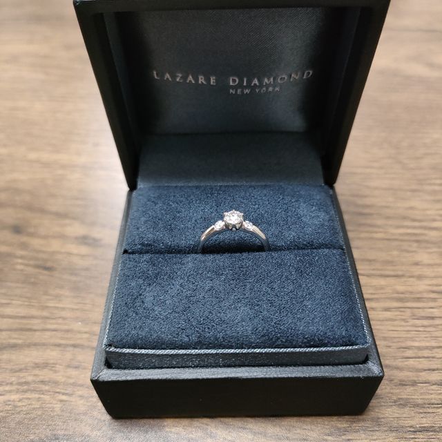 【ラザール ダイヤモンド(LAZARE DIAMOND)の口コミ】 指輪のデザインがとにかく気に入りました！
購入したもの以外にもデザイン…