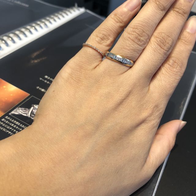 【エクセルコダイヤモンド(EXELCO DIAMOND)の口コミ】 高級感があり、デザインが個性的で素敵だと思いました。鍛造製法のようで…