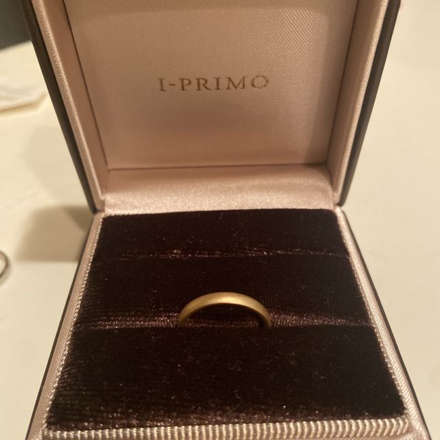 【アイプリモ(I-PRIMO)の口コミ】 旦那さんから貰った結婚指輪に重ね付ける指輪を、サプライズで私からも渡…