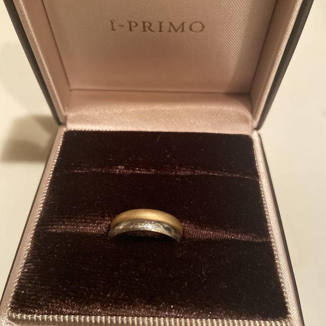 【アイプリモ(I-PRIMO)の口コミ】 旦那さんから貰った結婚指輪に重ね付ける指輪を、サプライズで私からも渡…