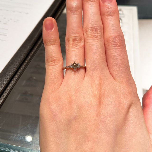 【銀座ダイヤモンドシライシの口コミ】 【デザインについて】
他のブランドにはあまりない華奢なデザインが豊富で…