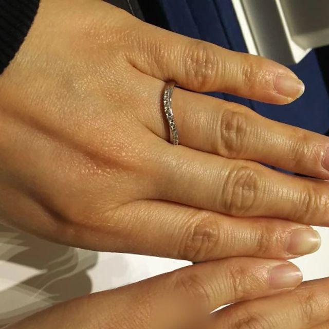 【4℃ BRIDAL(ヨンドシーブライダル)の口コミ】 ４℃ブライダルのリングは上品なデザインが多く、プラチナの質感が滑らかで…