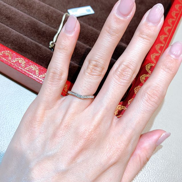【カルティエ(Cartier)の口コミ】 バレリーナを試着しました。
インスタグラムで目にして、
指を綺麗に見せ…