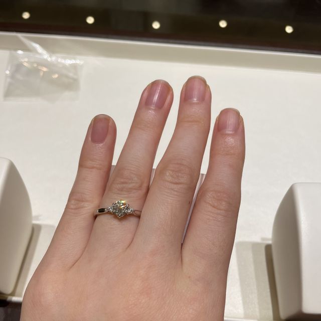 【俄(にわか)の口コミ】 俄はデザインが豊富で、この白鈴のほかに唐花や花咲のエタニティータイプ…