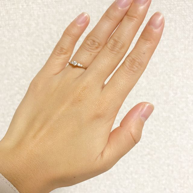 【SIENAROSE(シエナロゼ)の口コミ】 あまり主張の強くない、小ぶりで細身のデザインのものが欲しかったので、…