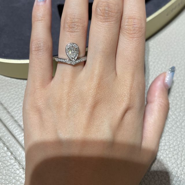 【ショーメ(CHAUMET)の口コミ】 ジョゼフィーヌの指輪のデザインが気に入りました。ダイヤがとても綺麗に…