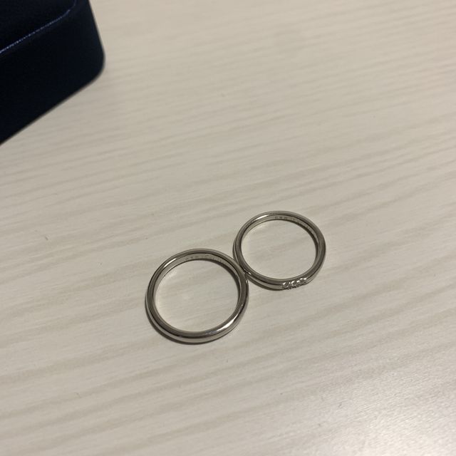 【4℃ BRIDAL(ヨンドシーブライダル)の口コミ】 結婚指輪のデザインを選ぶ際には、男も女も同じデザインの物にしたく、つ…